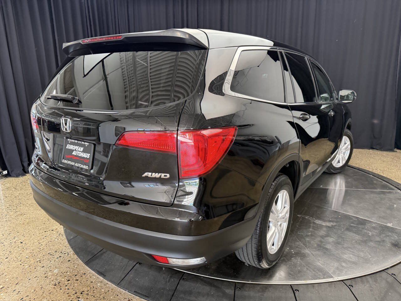 Used 2017 Honda Pilot LX image 8