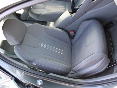 Used 2025 Hyundai Elantra Sport FWD image 17