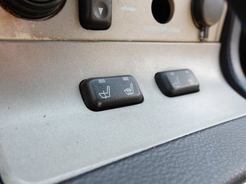 Used 2005 Ford Thunderbird RWD image 20