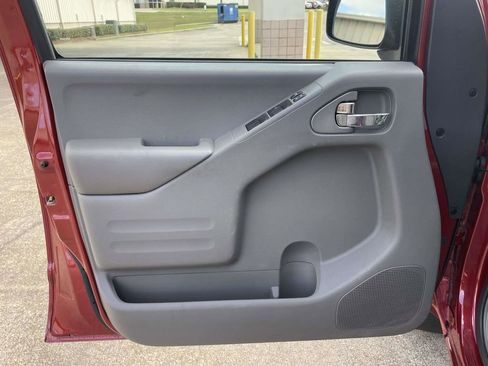 Used 2019 Nissan Frontier SV w/ Value Truck Package image 15