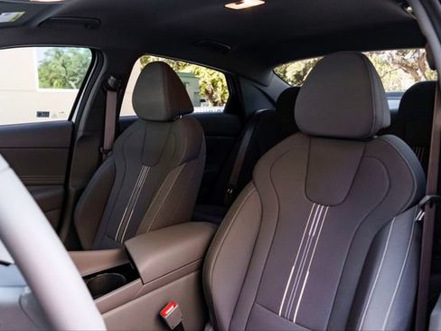 New 2025 Hyundai Elantra SEL FWD image 34