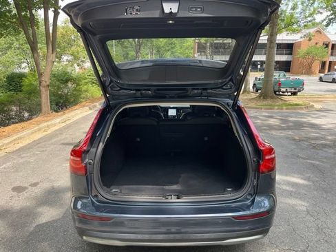 Certified 2025 Volvo V60 B5 Cross Country Plus AWD/4WD image 16