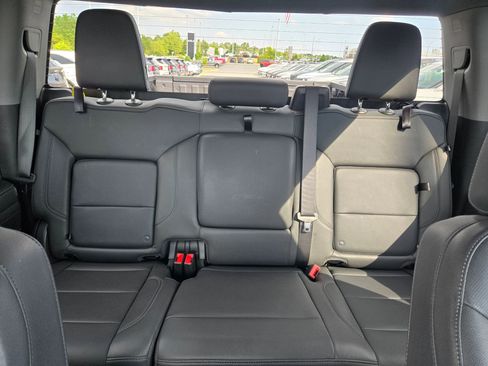 Used 2024 GMC Sierra 1500 SLT image 13