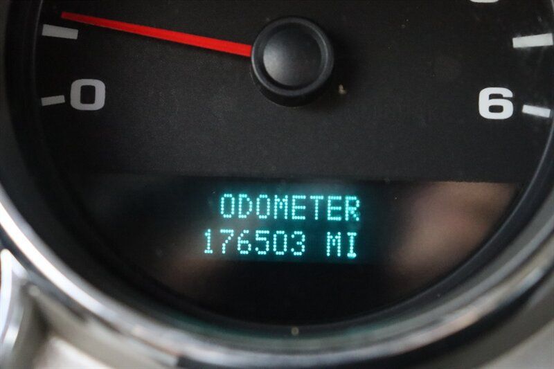 Used 2007 GMC Sierra 2500 W/T w/ Work Truck Preferred Package AWD/4WD image 10