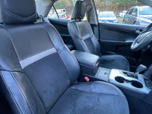 Used 2014 Toyota Camry SE image 28