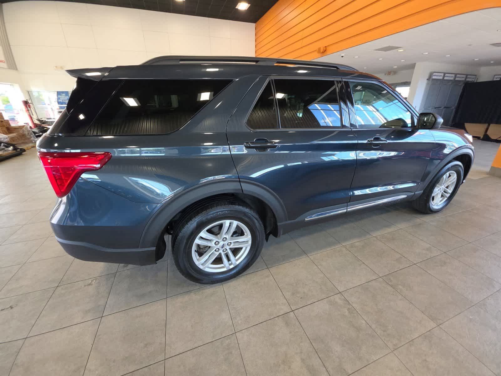 Used 2023 Ford Explorer XLT w/ Equipment Group 202A AWD/4WD image 5