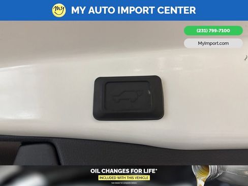 Used 2020 Toyota RAV4 XLE image 29