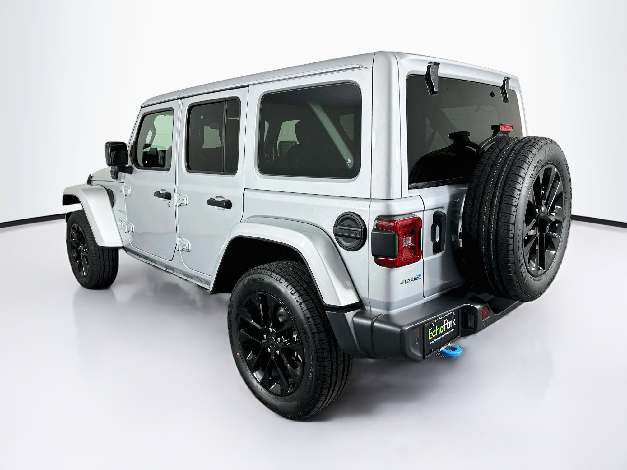 Used 2024 Jeep Wrangler Unlimited Sahara w/ Safety Group AWD/4WD image 5