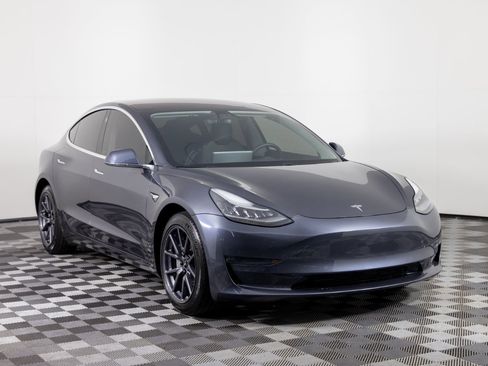 Used 2018 Tesla Model 3 Performance image 10