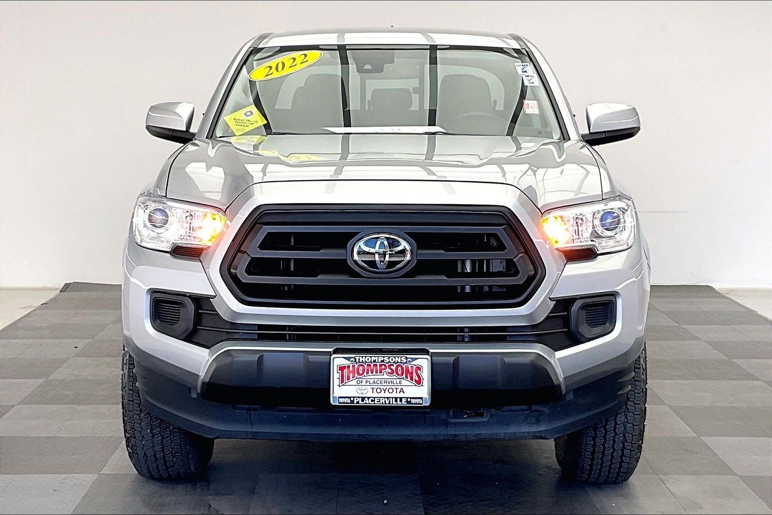 Used 2022 Toyota Tacoma SR w/ SR Convenience Package RWD image 2
