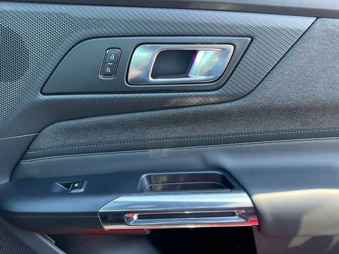 Used 2025 Ford Mustang GT RWD image 17