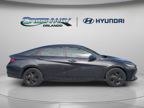 Used 2022 Hyundai Elantra SEL FWD image 9