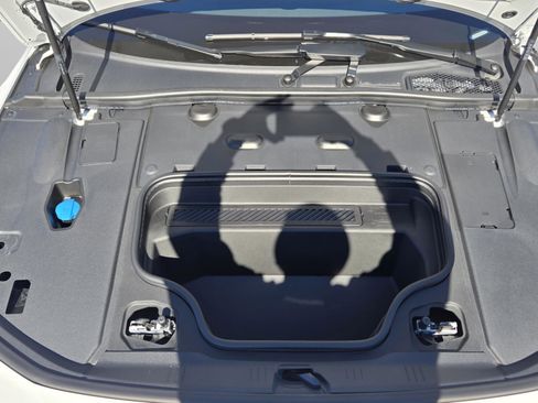 Used 2025 Audi A6 e-tron Ultra w/ Ultra Package image 33