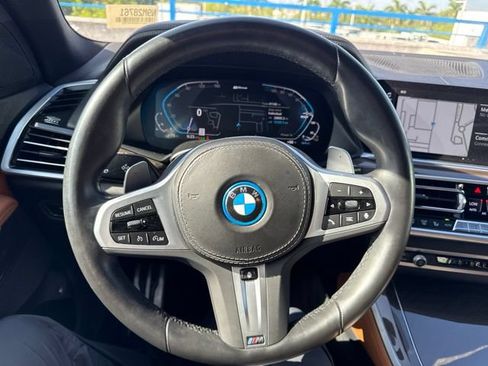 Used 2022 BMW X5 xDrive45e w/ M Sport Package AWD/4WD image 6
