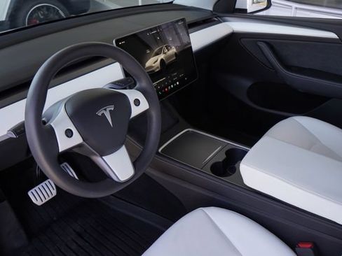 Used 2023 Tesla Model Y Performance AWD/4WD image 24
