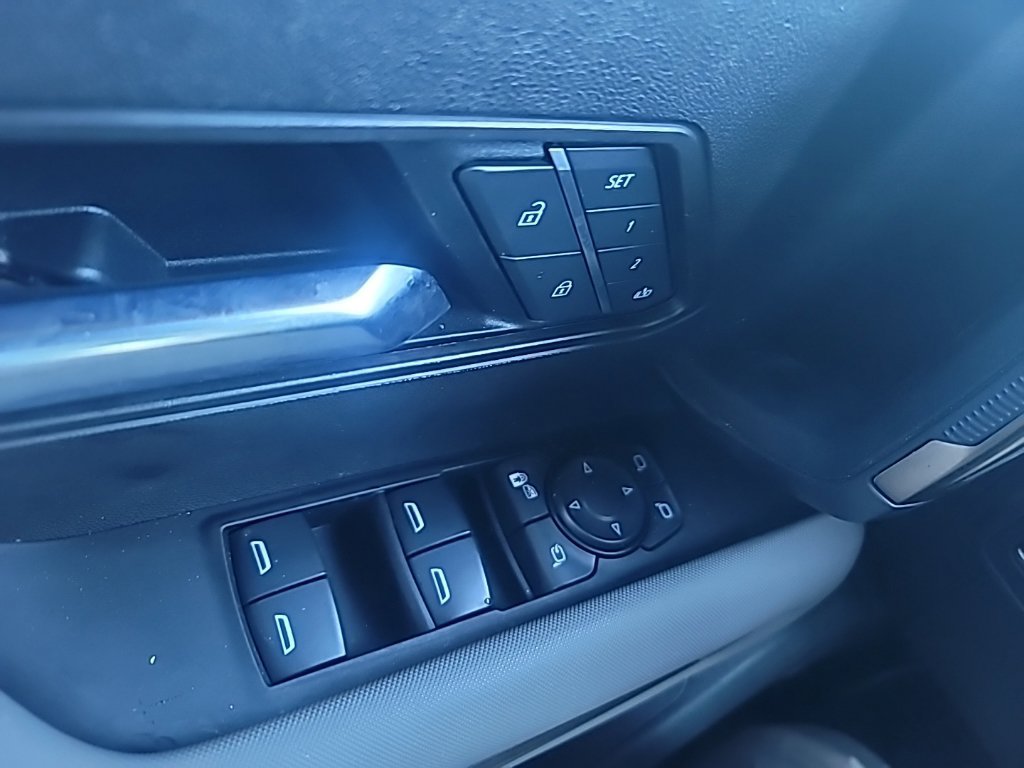 Used 2025 GMC Hummer EV 2X w/ LPO, Sport Package AWD/4WD image 19
