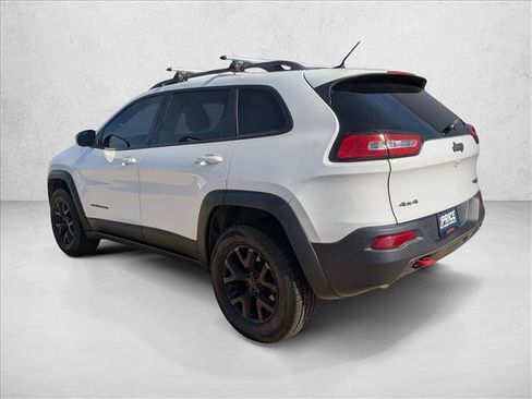 Used 2017 Jeep Cherokee Trailhawk image 7