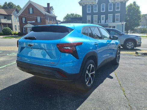 Certified 2025 Chevrolet Trax RS FWD image 5