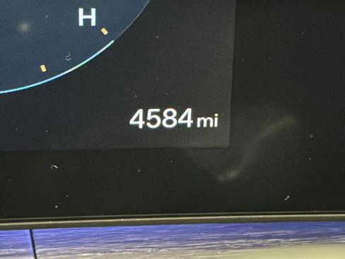 Used 2025 Hyundai Santa Fe Limited image 10