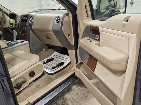 Used 2004 Ford F150 Lariat RWD image 18