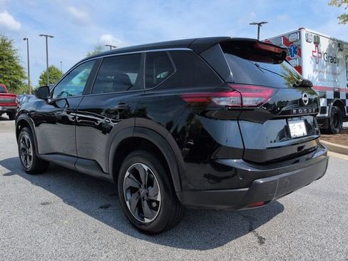 Used 2024 Nissan Rogue SV FWD image 6
