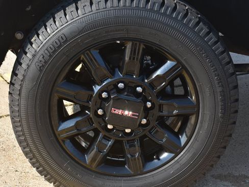 Used 2025 GMC Sierra 2500 AT4 AWD/4WD image 10