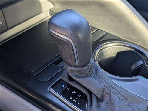 Certified 2020 Toyota Camry SE w/ Convenience Package FWD image 12