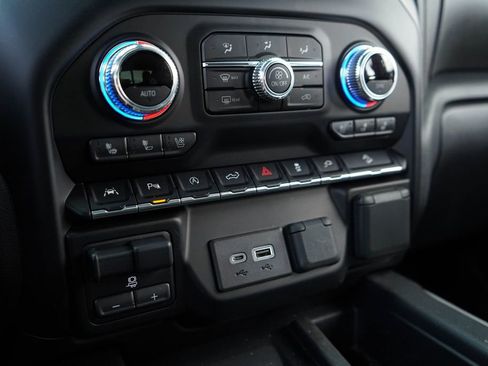 Used 2020 GMC Sierra 1500 AT4 w/ AT4 Premium Package image 30