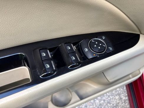 Used 2016 Ford Fusion SE w/ Equipment Group 202A FWD image 17