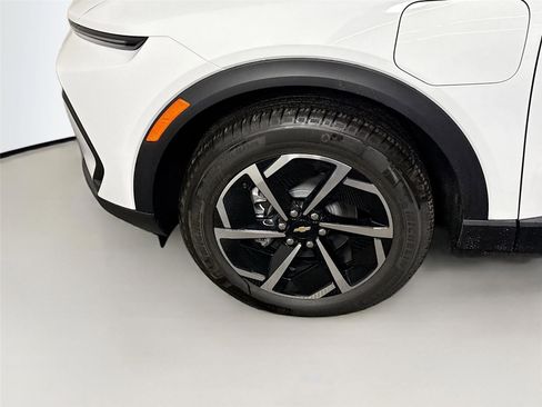 New 2026 Chevrolet Equinox EV LT w/ Comfort Package image 23