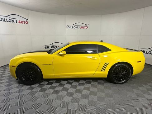 Used 2011 Chevrolet Camaro LT RWD image 3