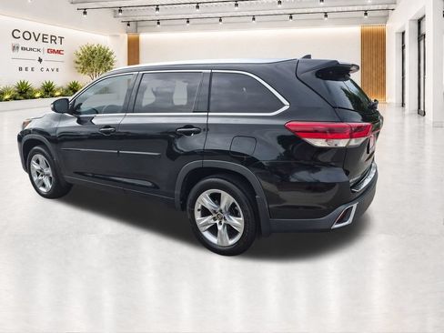 Used 2018 Toyota Highlander Limited FWD image 8