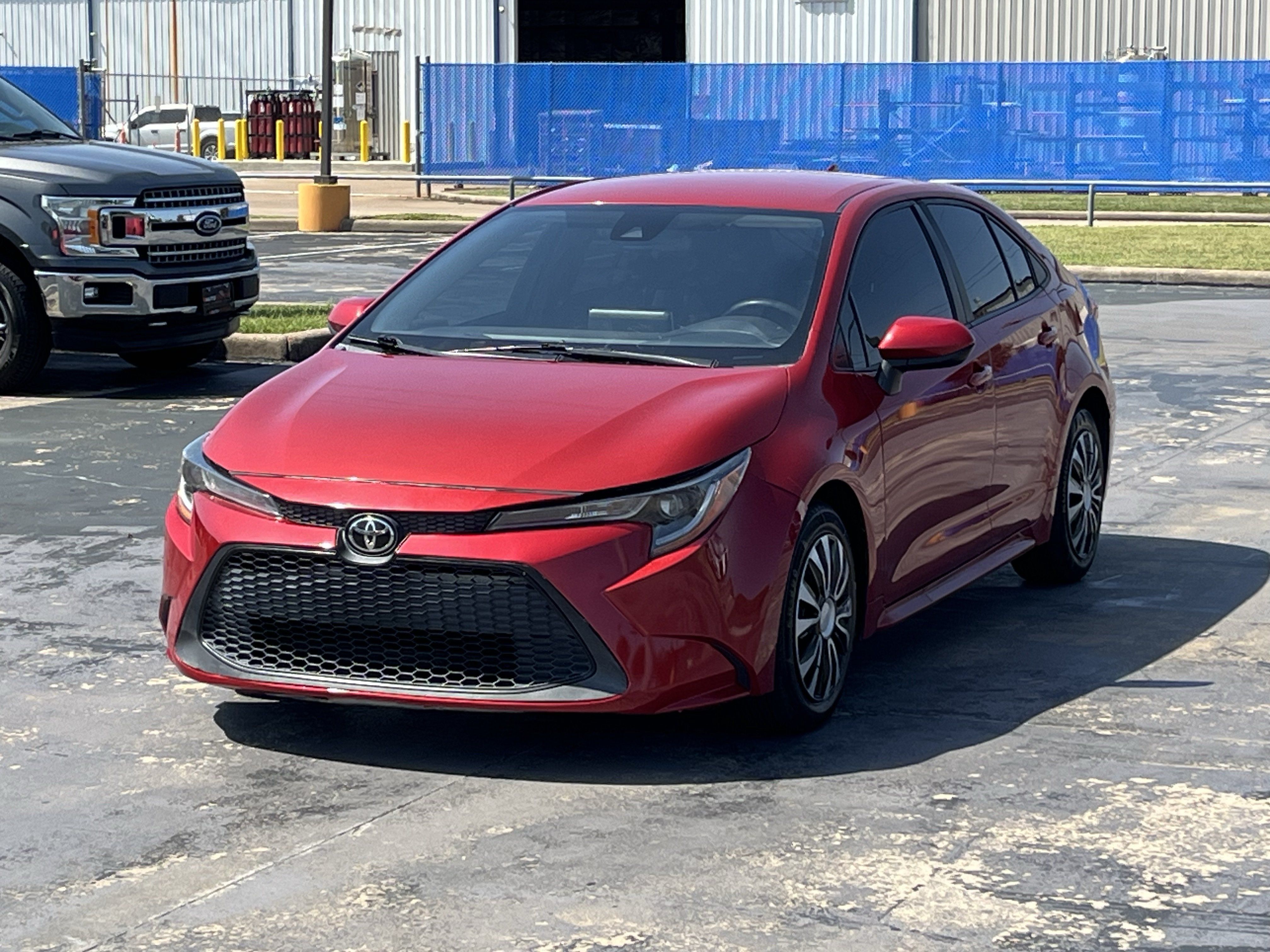 Used 2021 Toyota Corolla LE FWD image 3