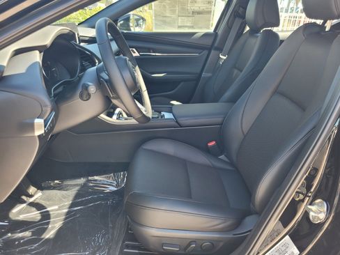 New 2026 MAZDA MAZDA3 Hatchback w/Premium Plus Pkg image 3