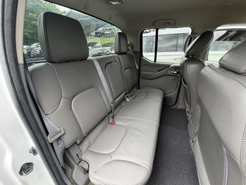 Used 2012 Nissan Frontier SL RWD image 22