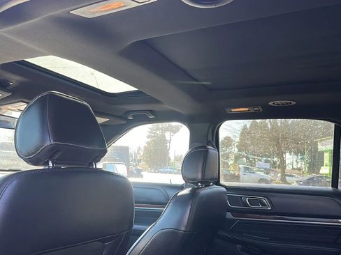 Used 2017 Ford Explorer Platinum image 13