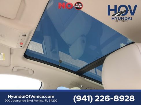 Used 2018 Volkswagen Tiguan SE AWD/4WD image 24