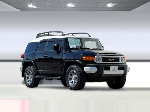 Used 2014 Toyota FJ Cruiser 4WD w/ Upgrade Package image 6