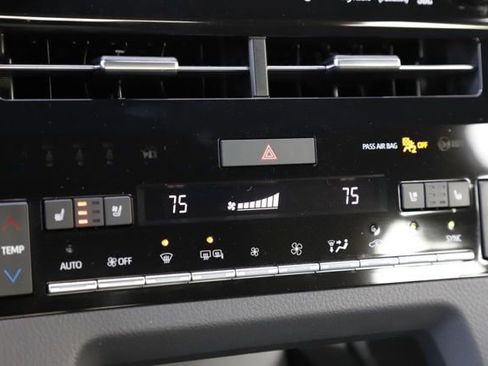 Used 2021 Toyota Avalon Limited w/ Advanced Safety Package image 27