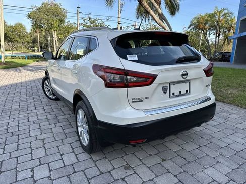 Used 2022 Nissan Rogue Sport SV w/ Technology Package AWD/4WD image 12