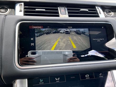 Used 2020 Land Rover Range Rover Sport HSE image 25