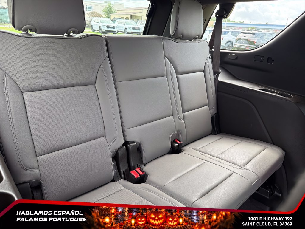 Used 2024 GMC Yukon SLT w/ SLT Luxury Package AWD/4WD image 32