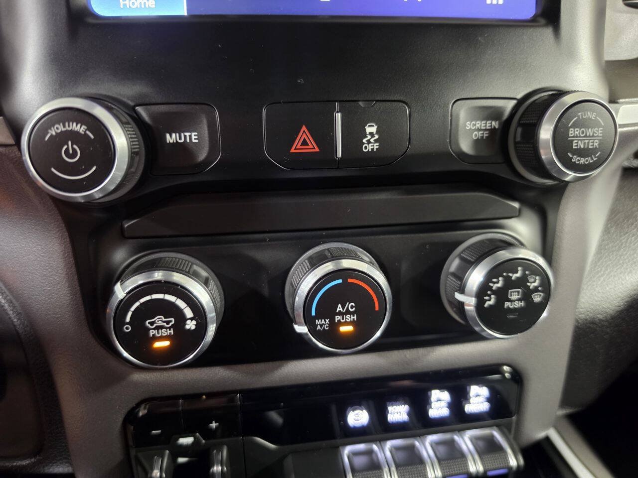 Used 2024 RAM 2500 Big Horn w/ Off Road Package AWD/4WD image 38