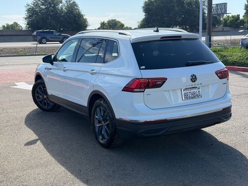 Used 2023 Volkswagen Tiguan SE w/ Panoramic Sunroof Package AWD/4WD image 9
