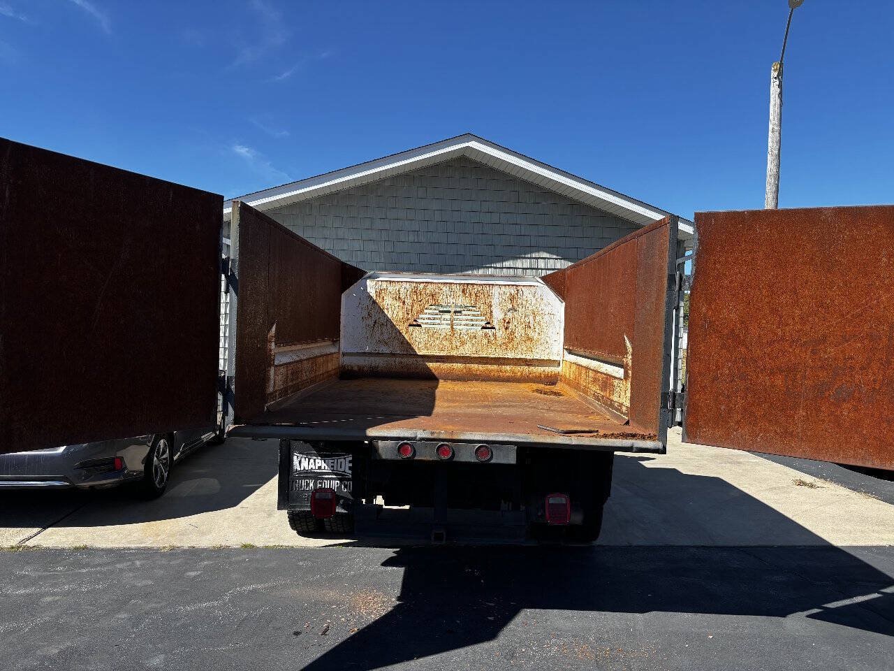 Used 2008 Ford F550 4x4 Regular Cab Super Duty image 23