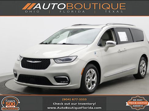 Used 2021 Chrysler Pacifica Limited w/ Uconnect Theater Family Group FWD image 1