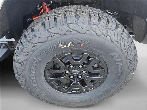 New 2025 Ford Bronco Raptor image 10