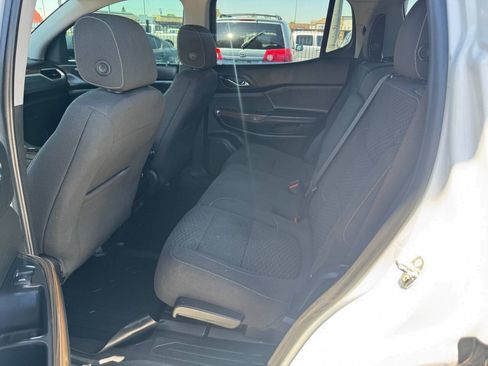 Used 2018 GMC Acadia SLE FWD image 19