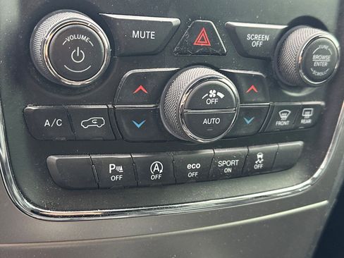 Used 2018 Jeep Grand Cherokee Limited image 28