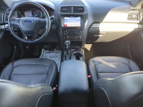 Used 2018 Ford Explorer XLT w/ Equipment Group 202A image 13